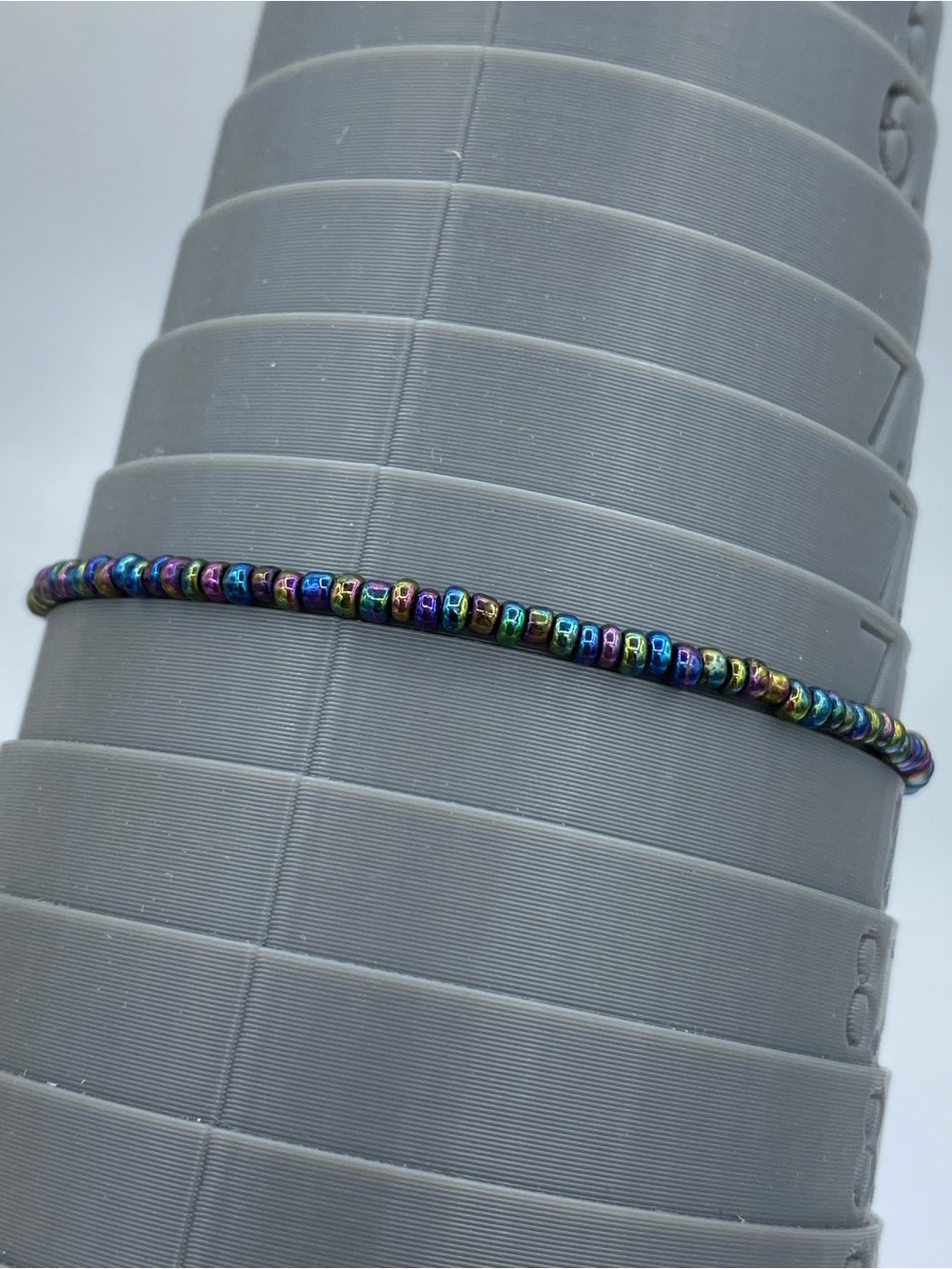 Single Strand Iridescent Seed Bead Stretch Bracelet